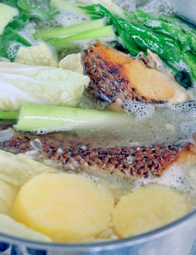 pesang isda in a pot