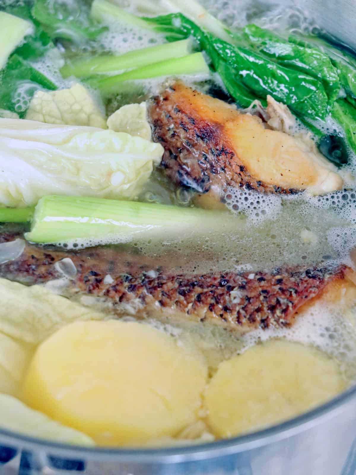 pesang isda in a pot