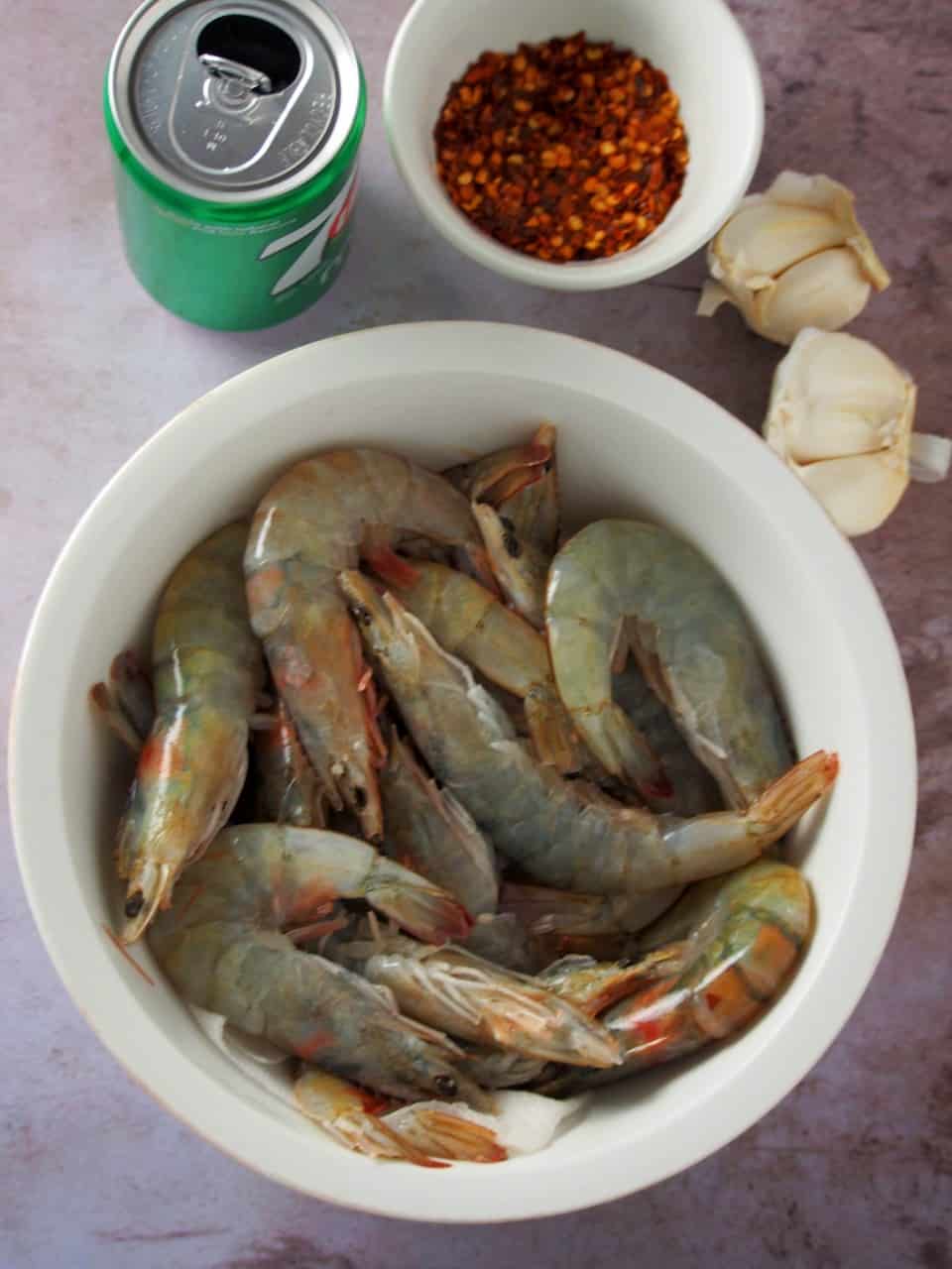 shrimp, garlic, red chili pepper flakes, soda