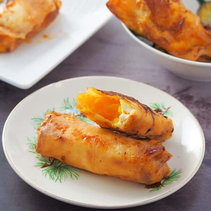 turon filled with mango and cream cheese