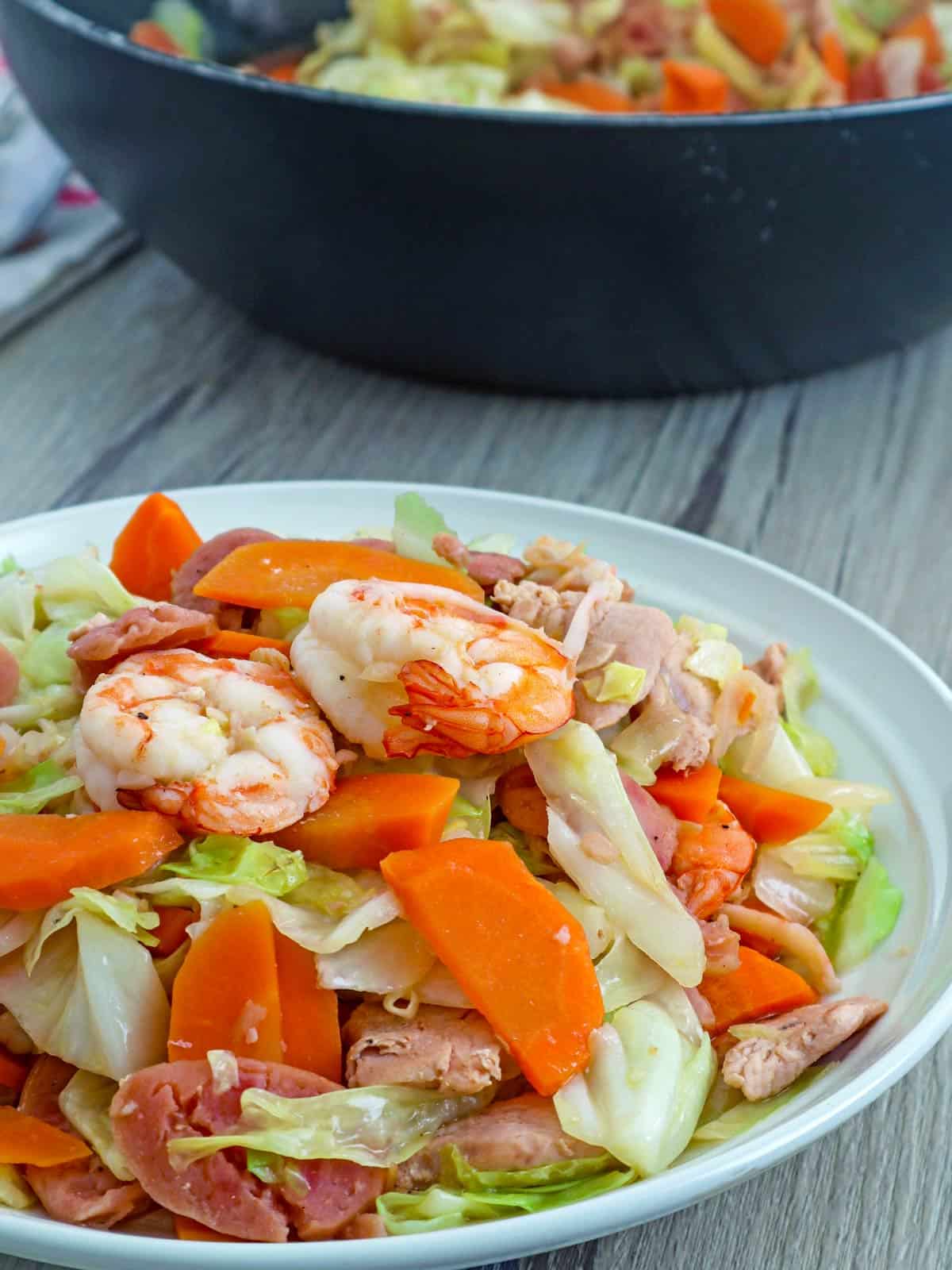 repolyo guisado on a white plate