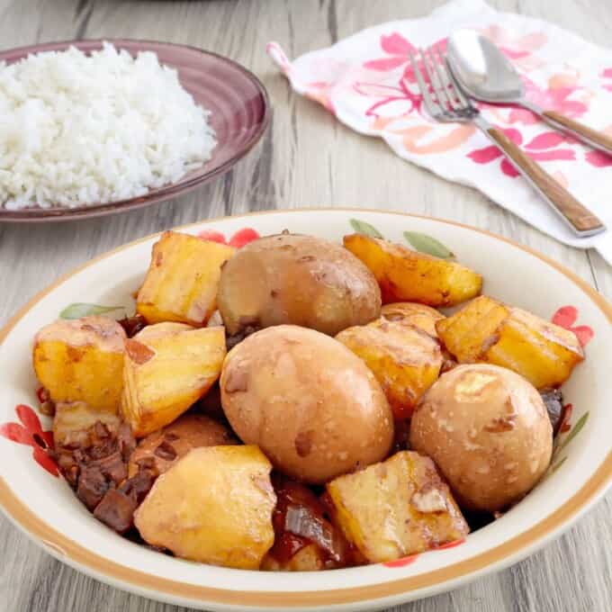 egg adobo in a serving bowl