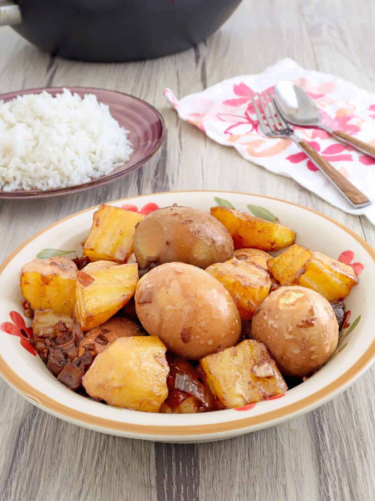 egg adobo in a serving bowl