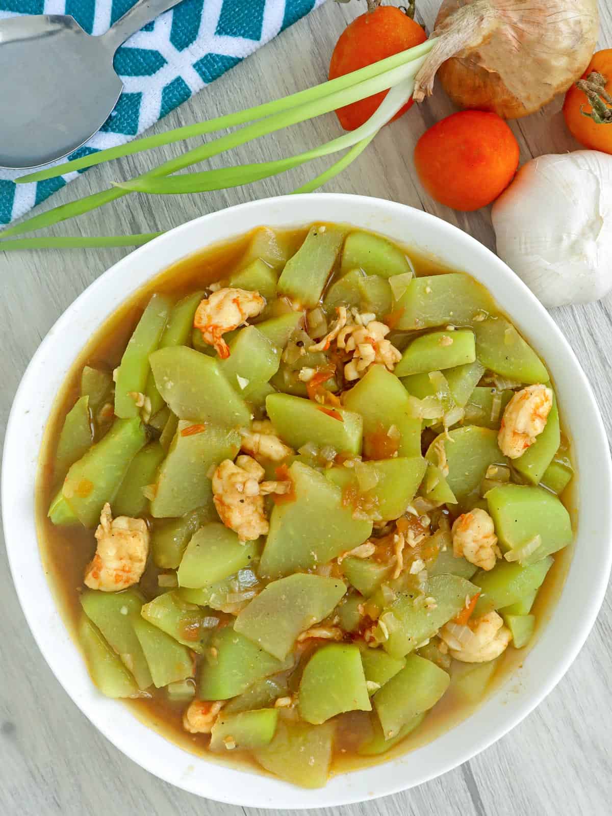 sayote guisado in a serving bowl