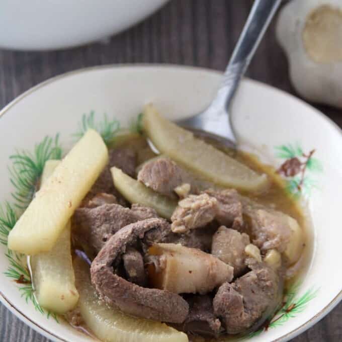 kilawing labanos at baboy in a bowl