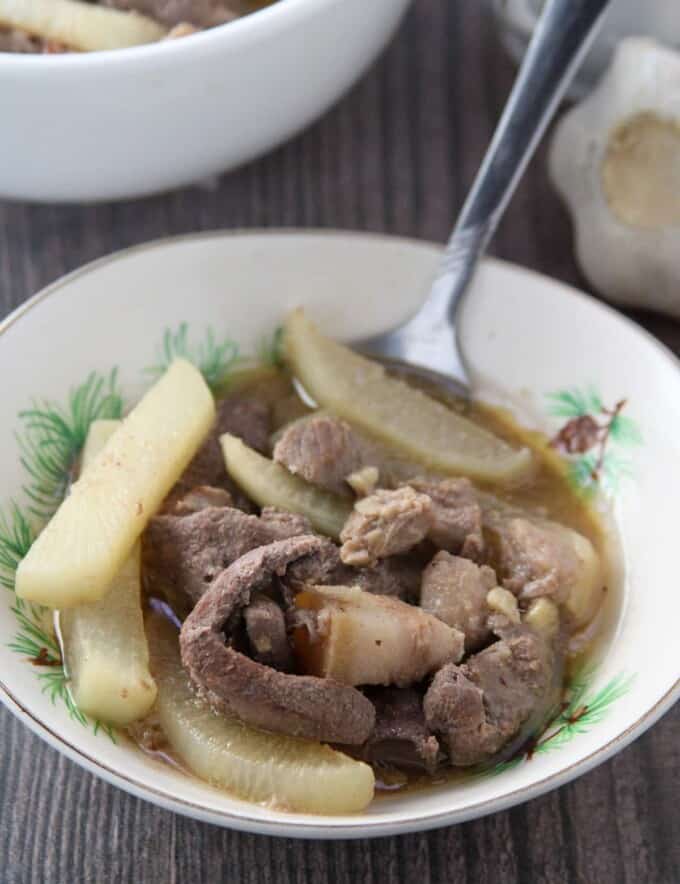 kilawing labanos at baboy in a bowl