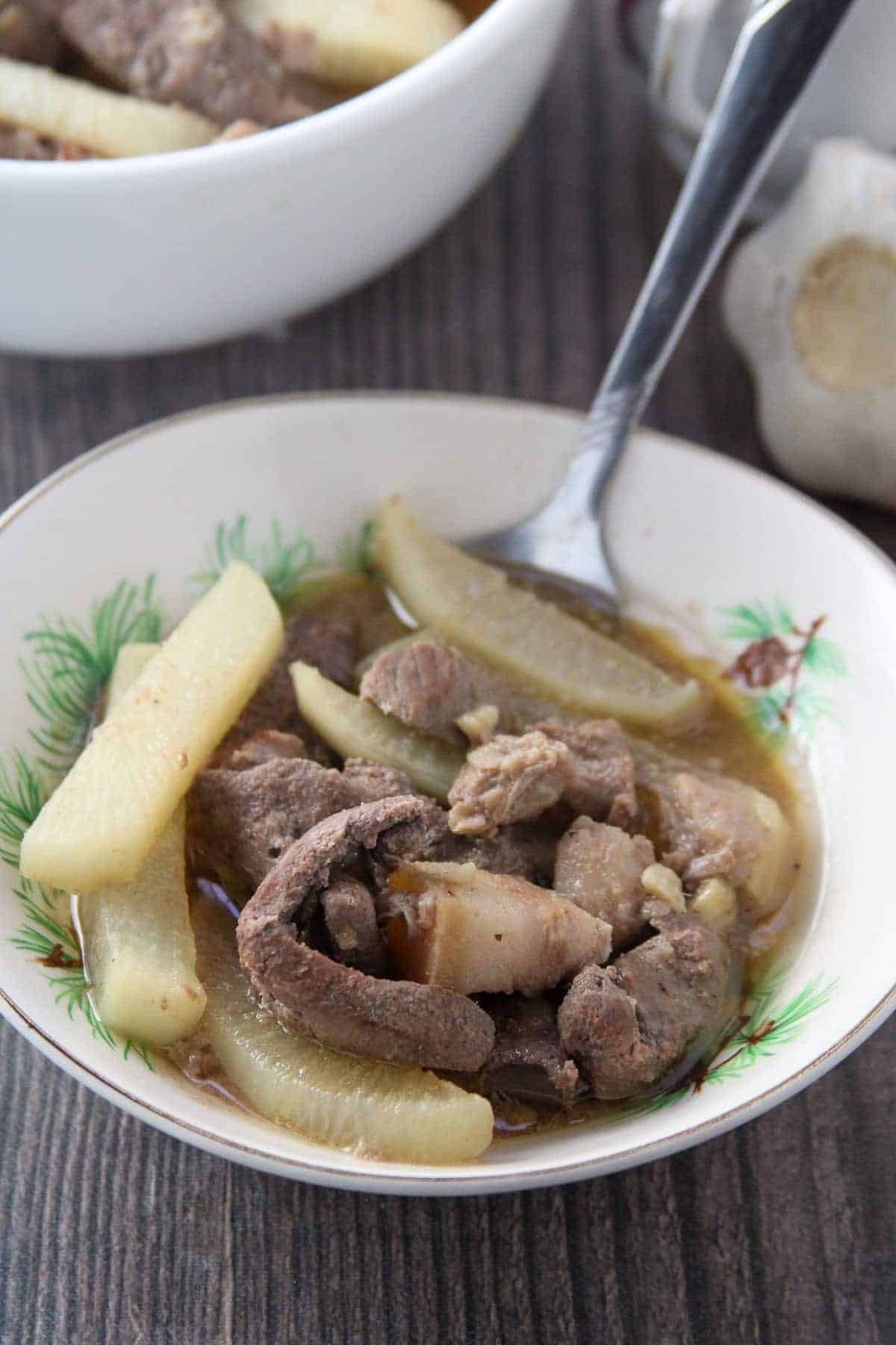 kilawing labanos at baboy in a bowl