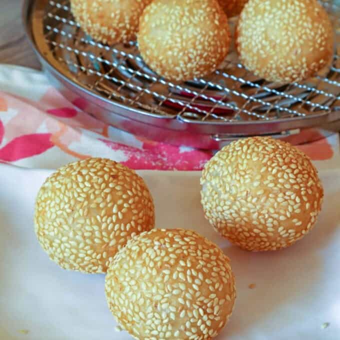 Buchi on a white plate