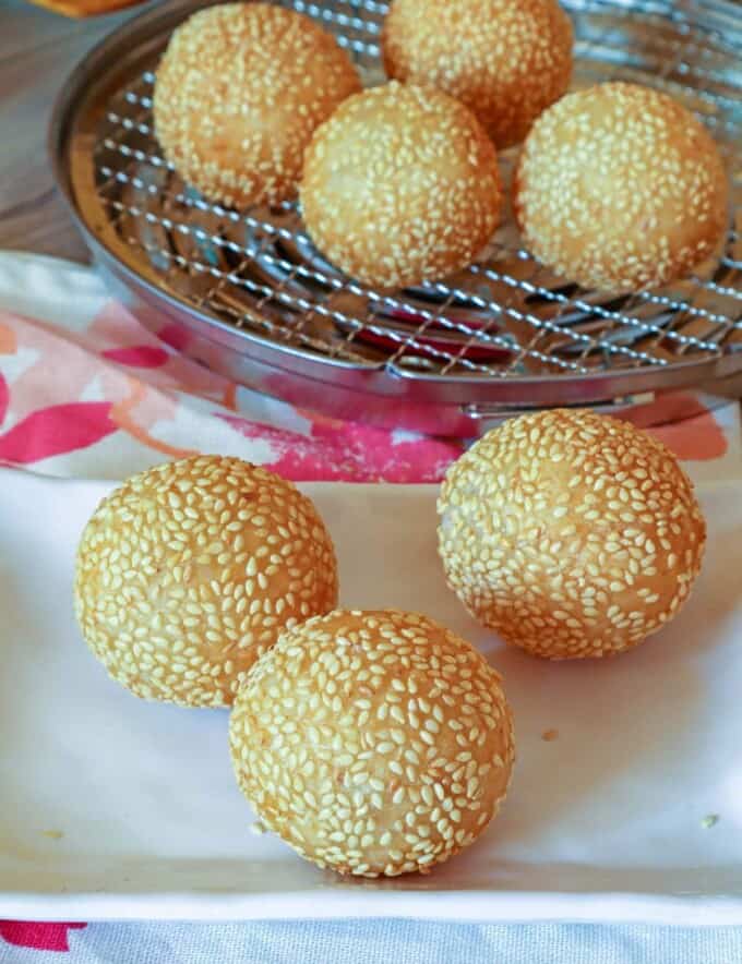 Buchi on a white plate