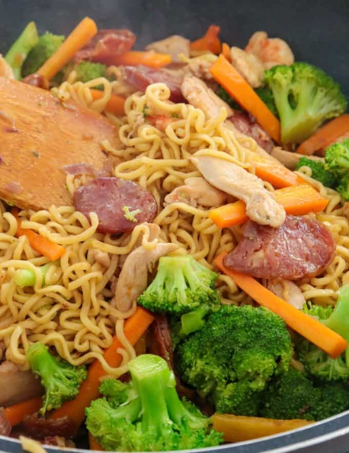 instant ramen noodle stir fry in a pan