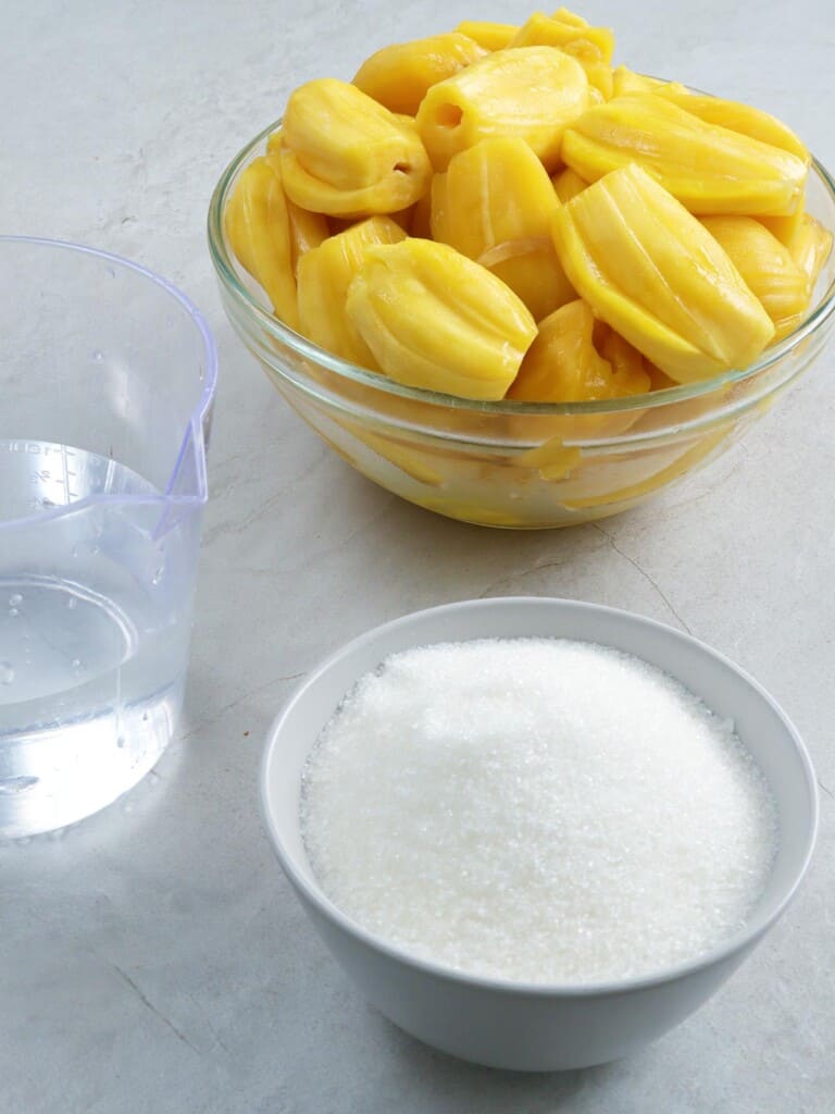 jackfruit meat, sugar, water in bowls