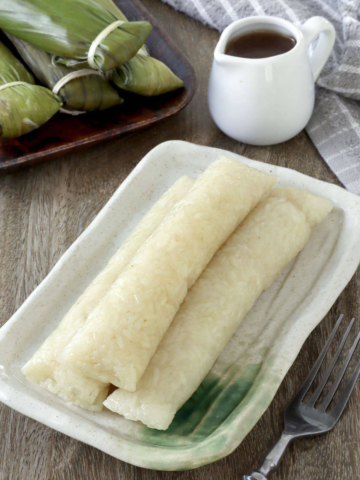 suman malagkit on a serving platter