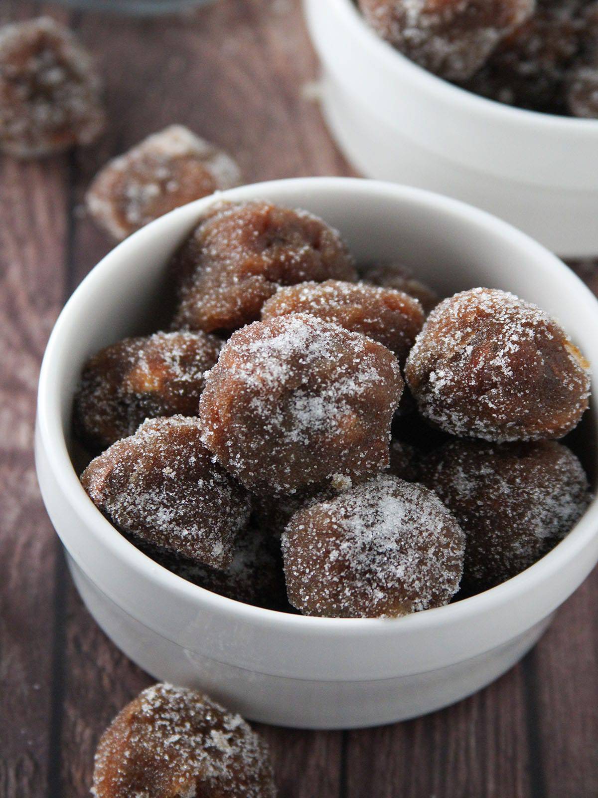 Sampalok Candy in a white bowl