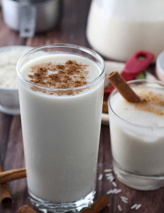 Horchata in glasses with sprinkling of cinnamon powder