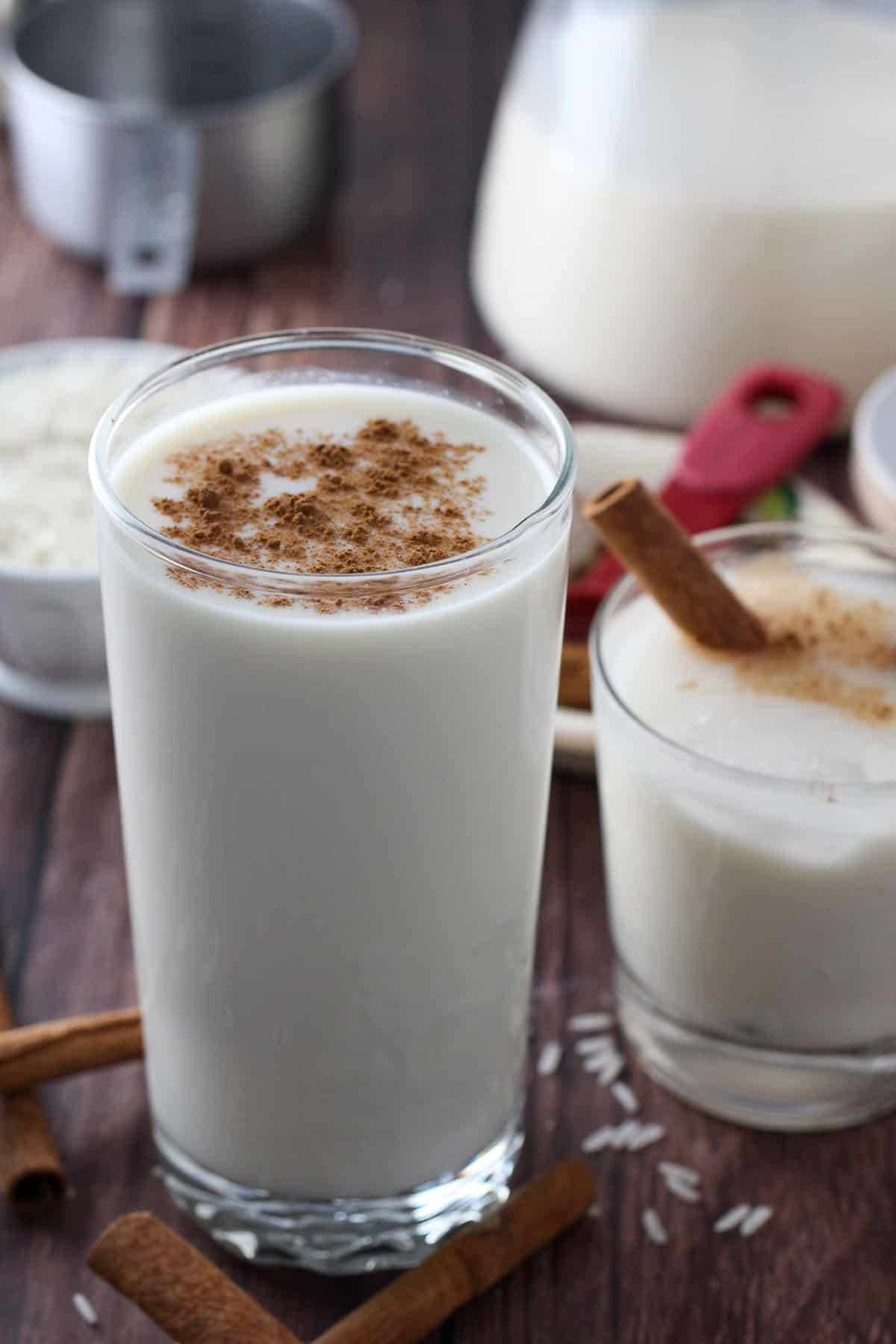 Horchata in glasses with sprinkling of cinnamon powder