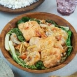 Ulo-Ulo Salmon in a wooden serving bowl