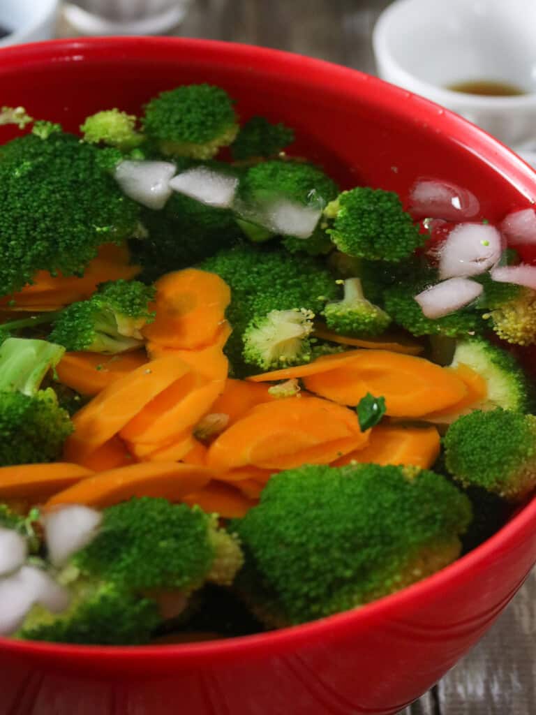 blanching broccoli and carrots in iced water