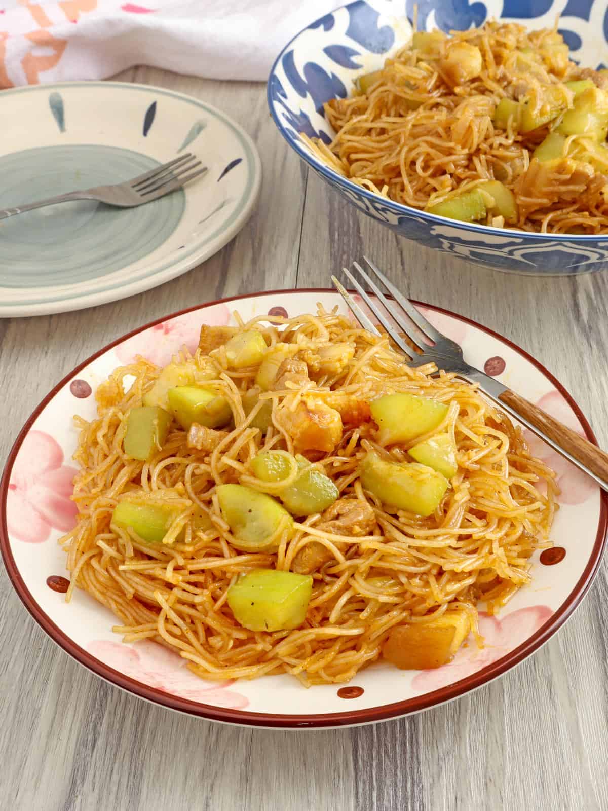 Kapampangan pancit maklak on a serving plate