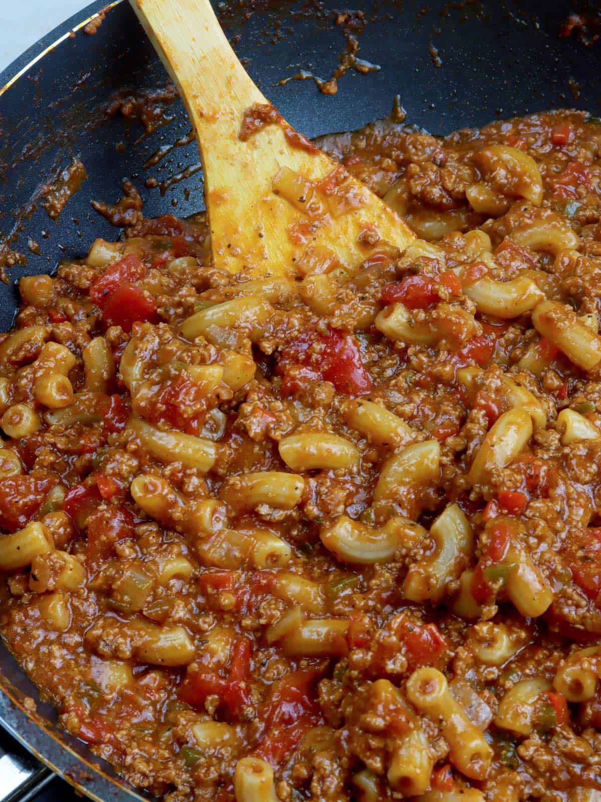 beef macaroni in a skillet