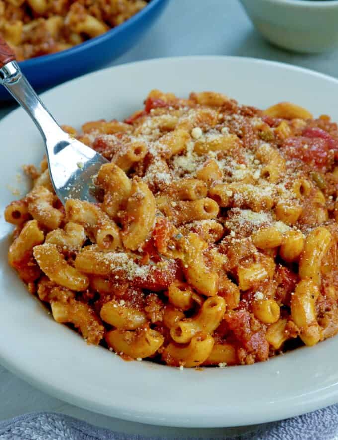 eating american chop suey with a fork