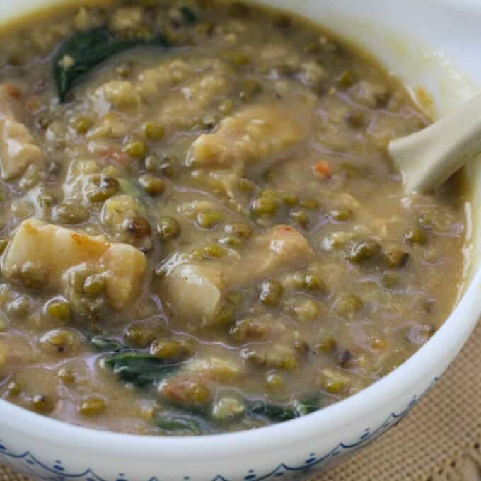 creamy mung bean soup with pork in a serving bowl