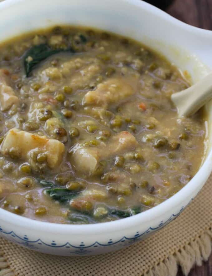 creamy mung bean soup with pork in a serving bowl