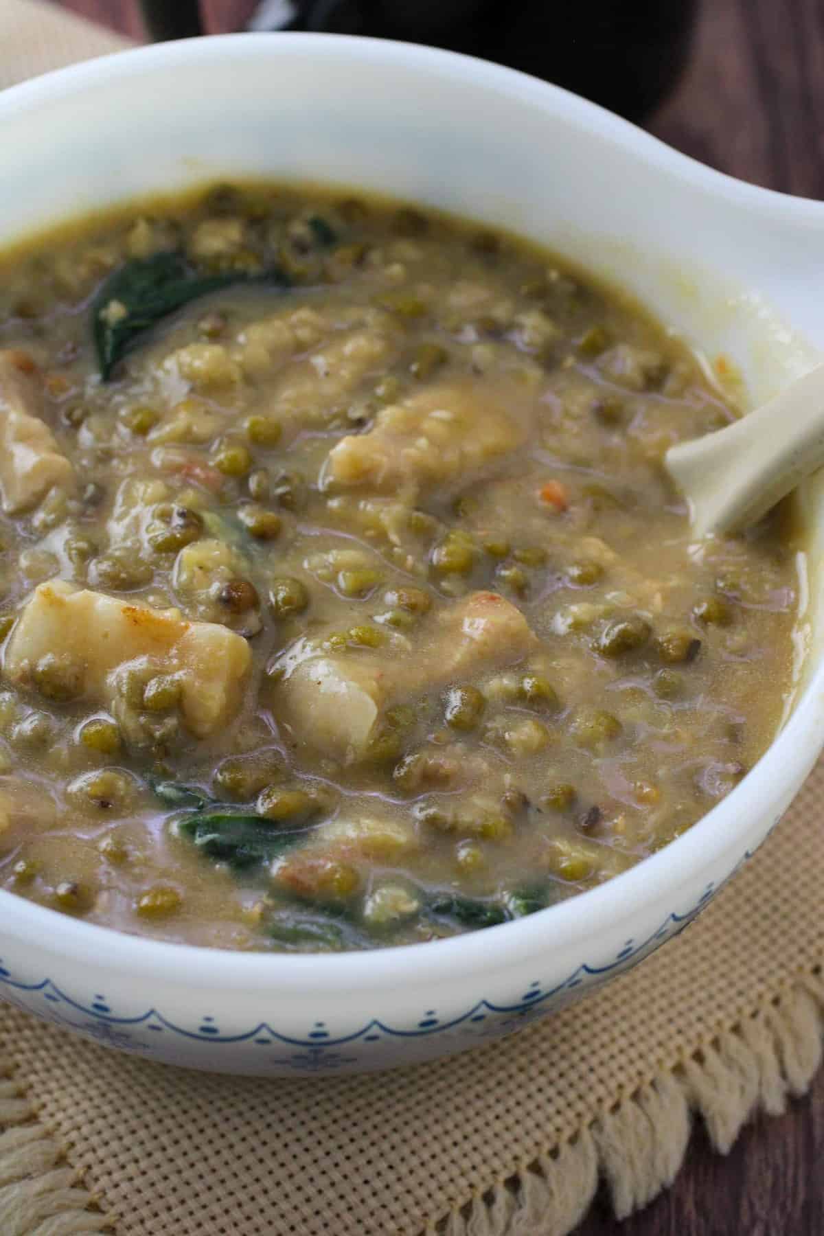 creamy mung bean soup with pork in a serving bowl