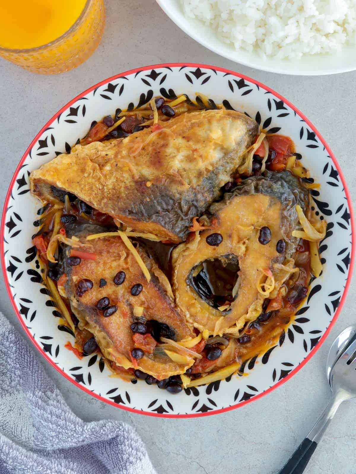 Bangus sa Tausi in a serving bowl