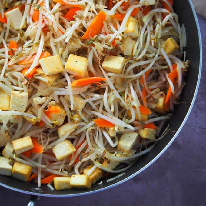 ginisang togue at tokwa in a wide pan