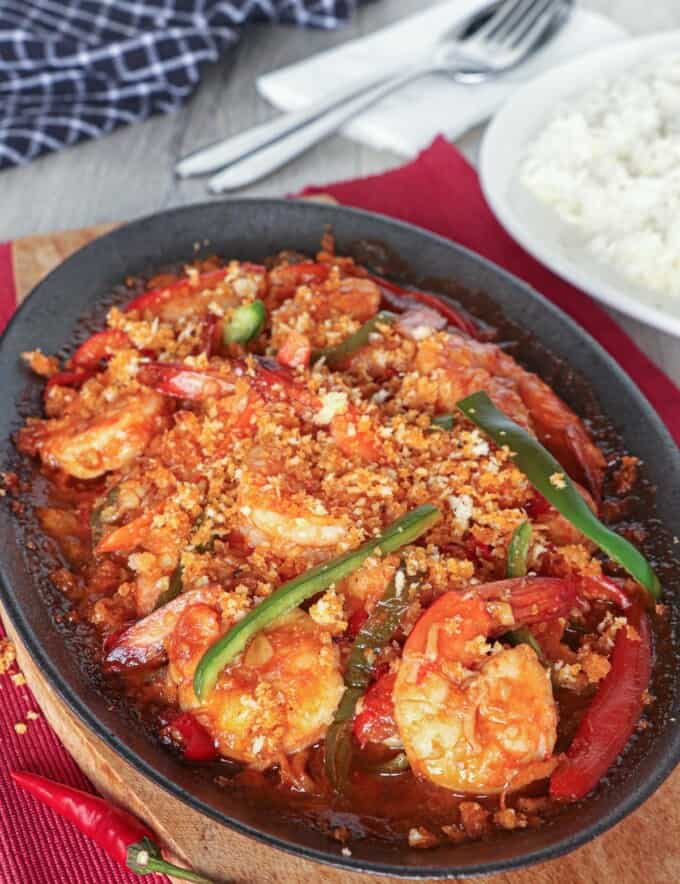 Spicy Garlic Shrimp in cast iron skillet