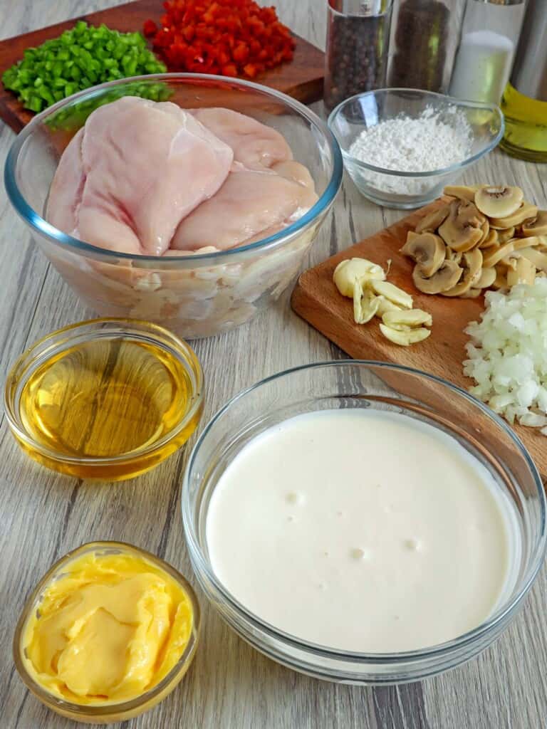 chicken breast, heavy cream, mushrooms, onions, garlic, margarine