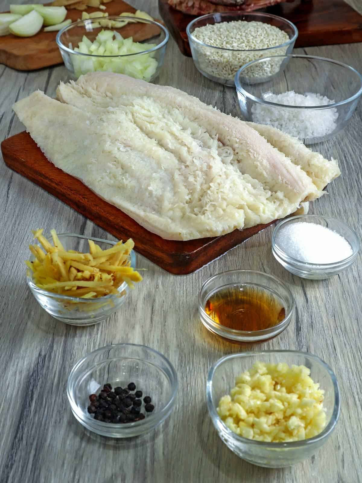 tripe, ginger, onion, fish sauce, glutinous rice