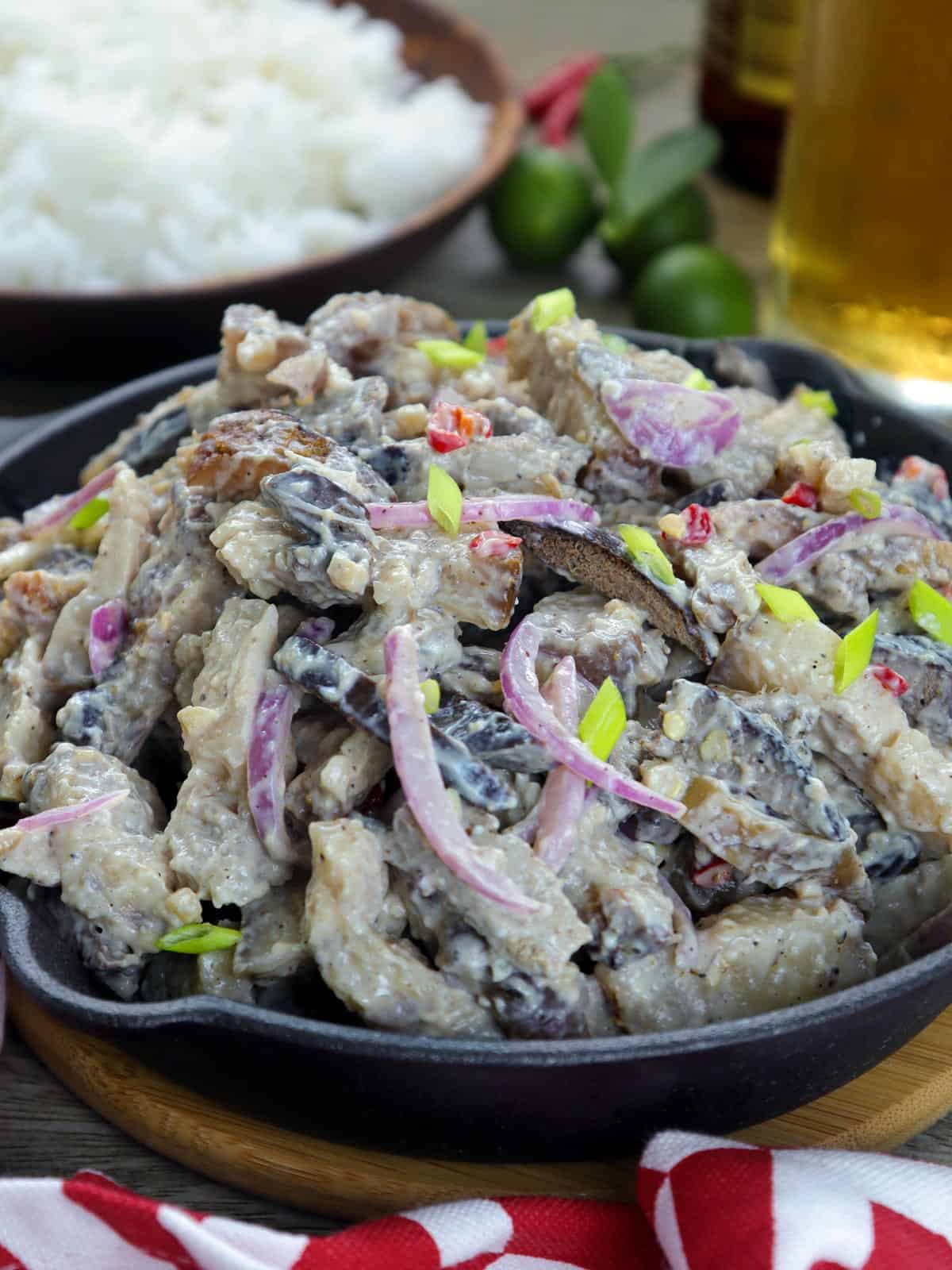 Dinakdakan