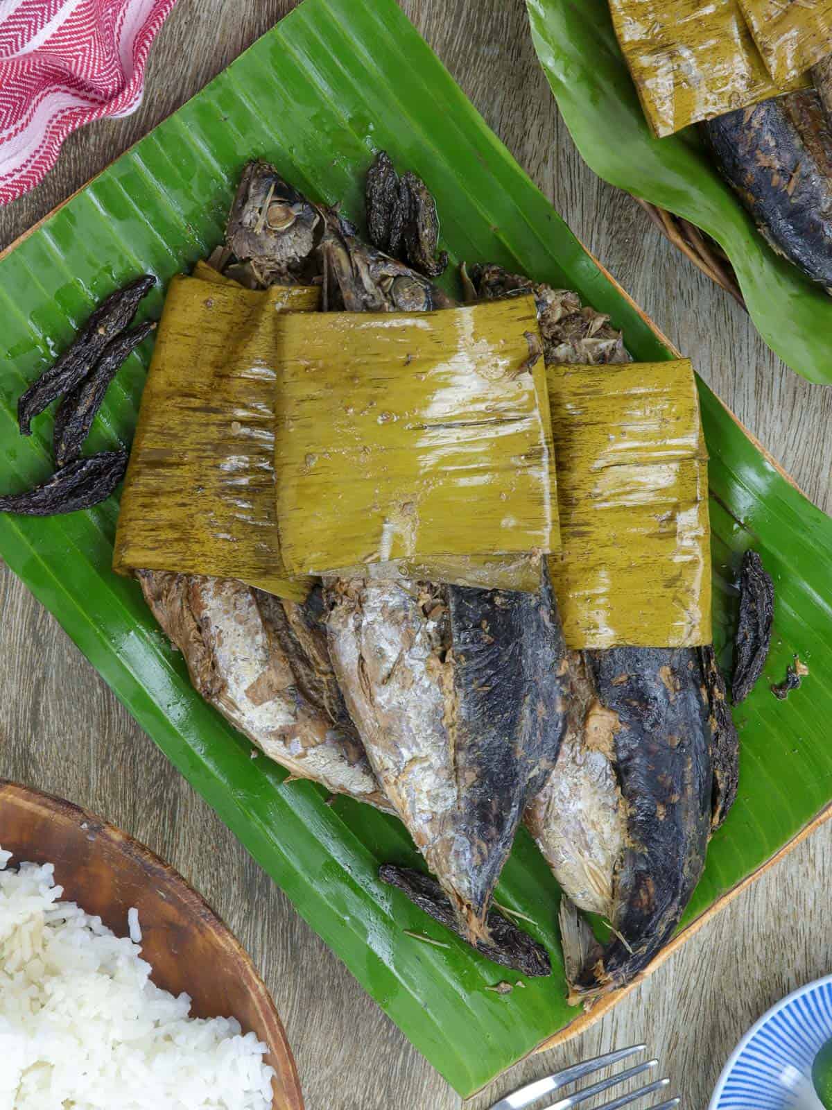 Sinaing na Tulingan on a banana-lined platter